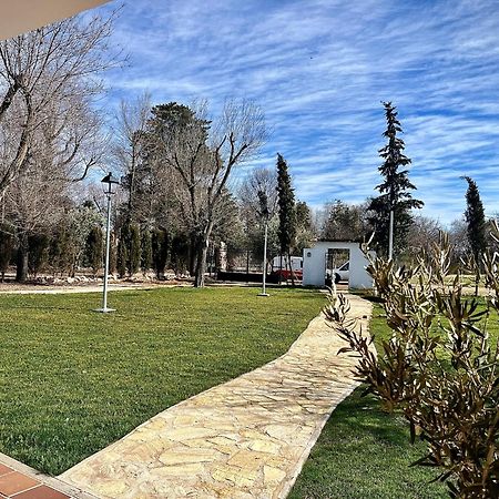 Villa Mercedes Аргамасилья-де-Калатрава Экстерьер фото